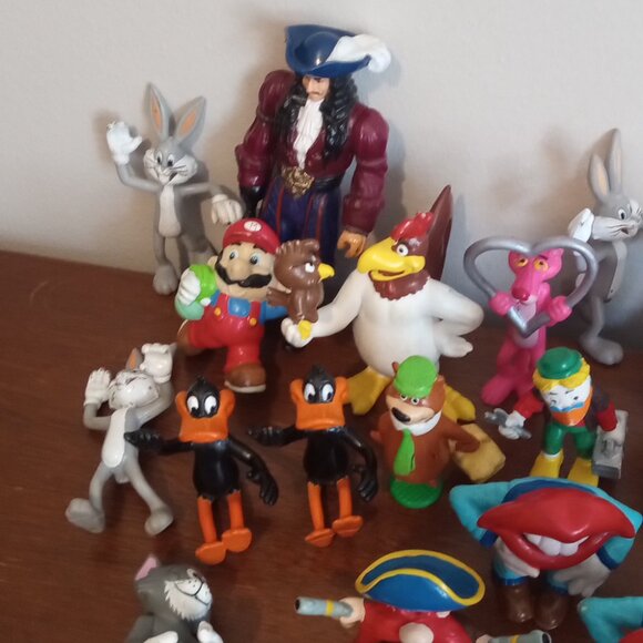 Lot of 27Assorted Action Figures - Picture 9 of 11